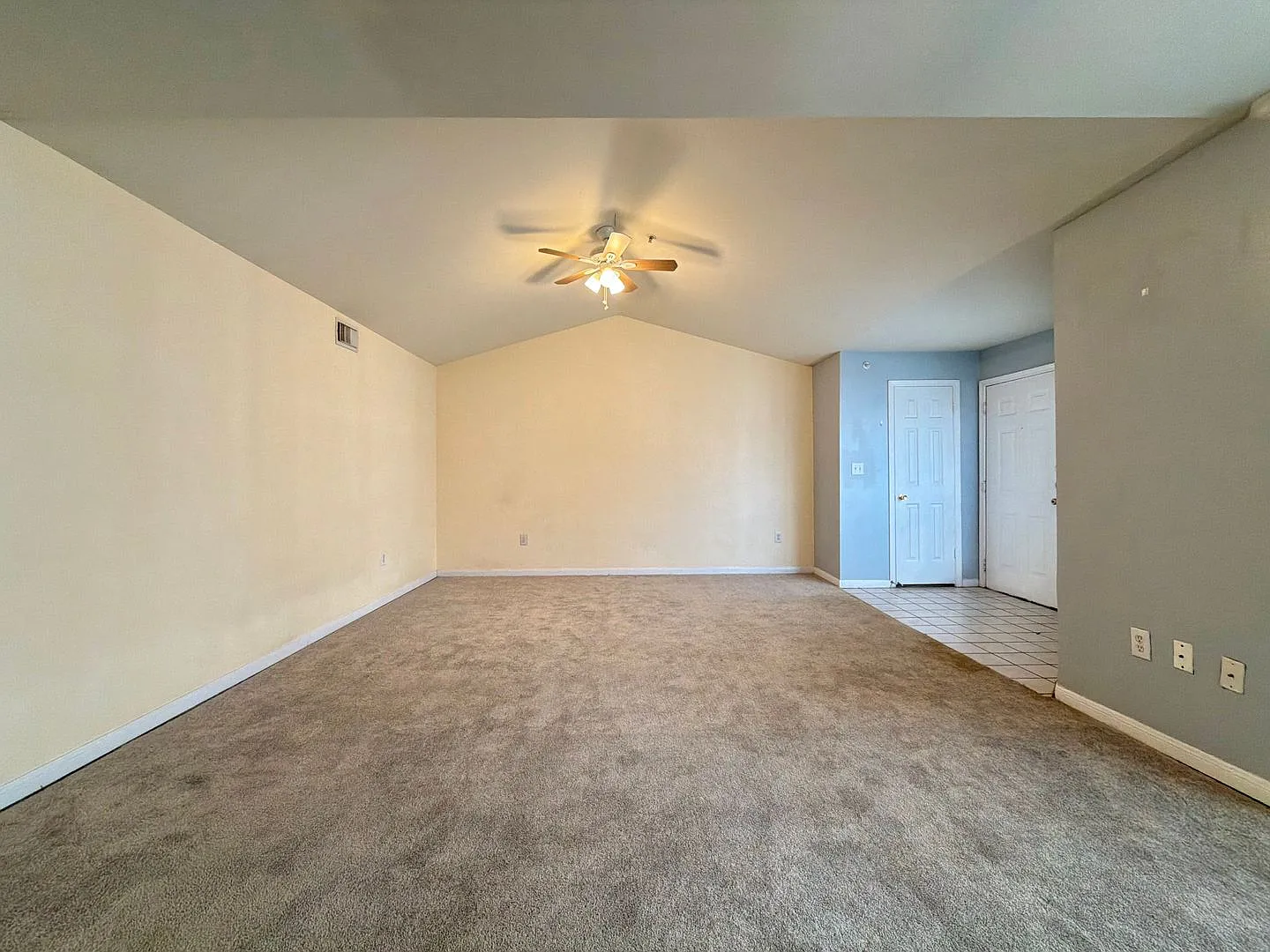 Spacious 2 Bed / 2 Bath Condo with Private Balcony in Austin, TX — Photo 4