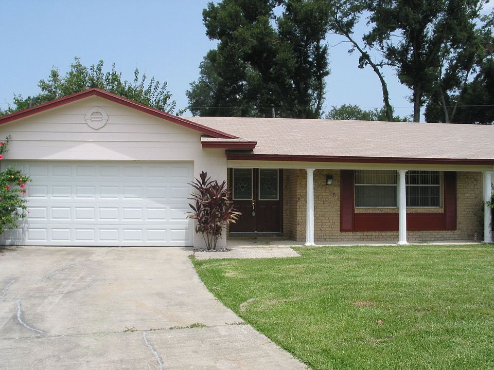 1st image of 5060 The Oaks Cir