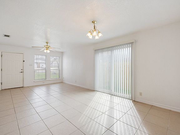 4th image of 203 Tamara Dr APT A