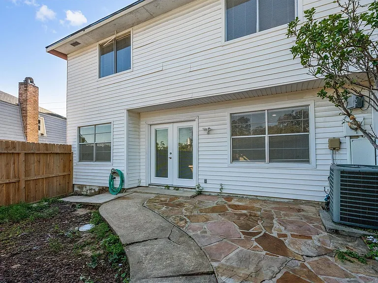 20361 Fieldtree Dr — Photo 29