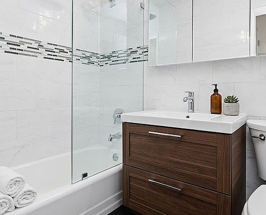 3rd image of 195 Adams St APT 4F