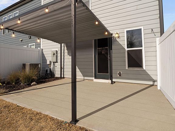 4th image of 1572 Rhodes Pond St