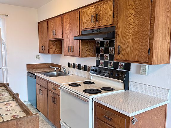 3rd image of 310 Hamilton St APT 6