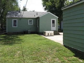 2nd image of 330 W Claflin Ave