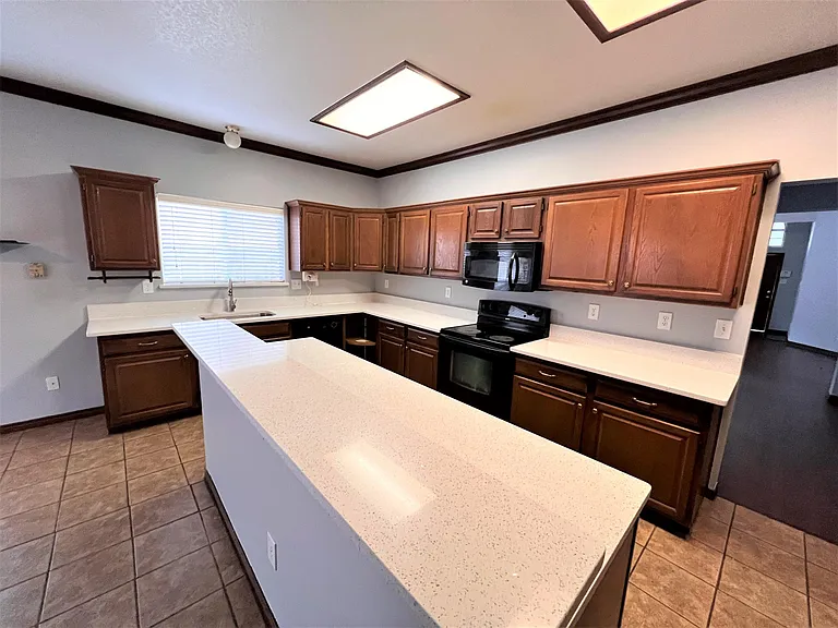 738 Ridgemont Dr — Photo 20