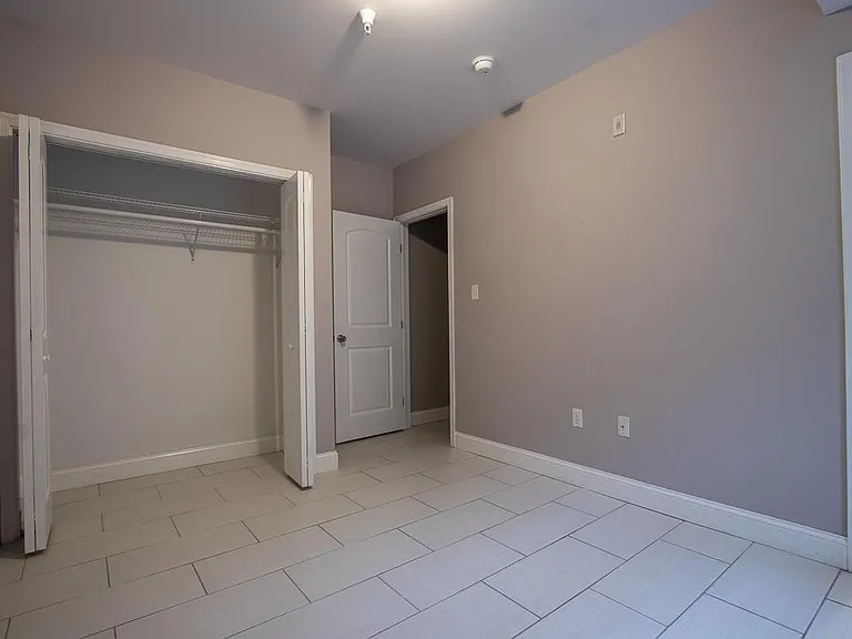 4111 Ludlow St #1R — Photo 17