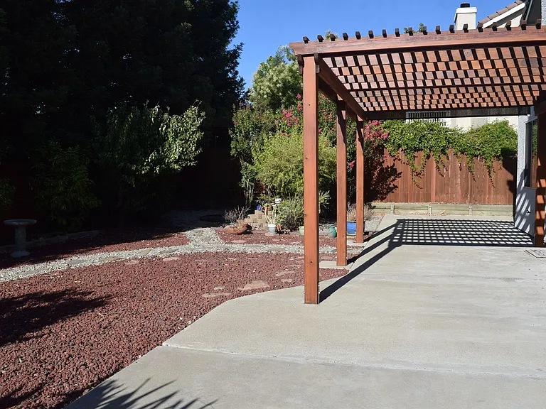 1608 Poppy Cir — Photo 18