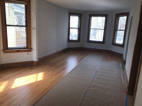 5th image of 4123 N Whipple St #1