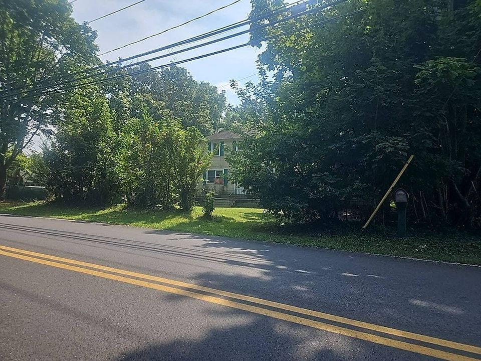 2nd image of 2939 N Wading River Rd