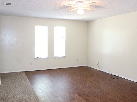 3rd image of 413 North St Ste B