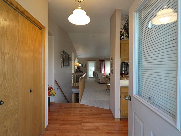 2nd image of 3208 4th St SW