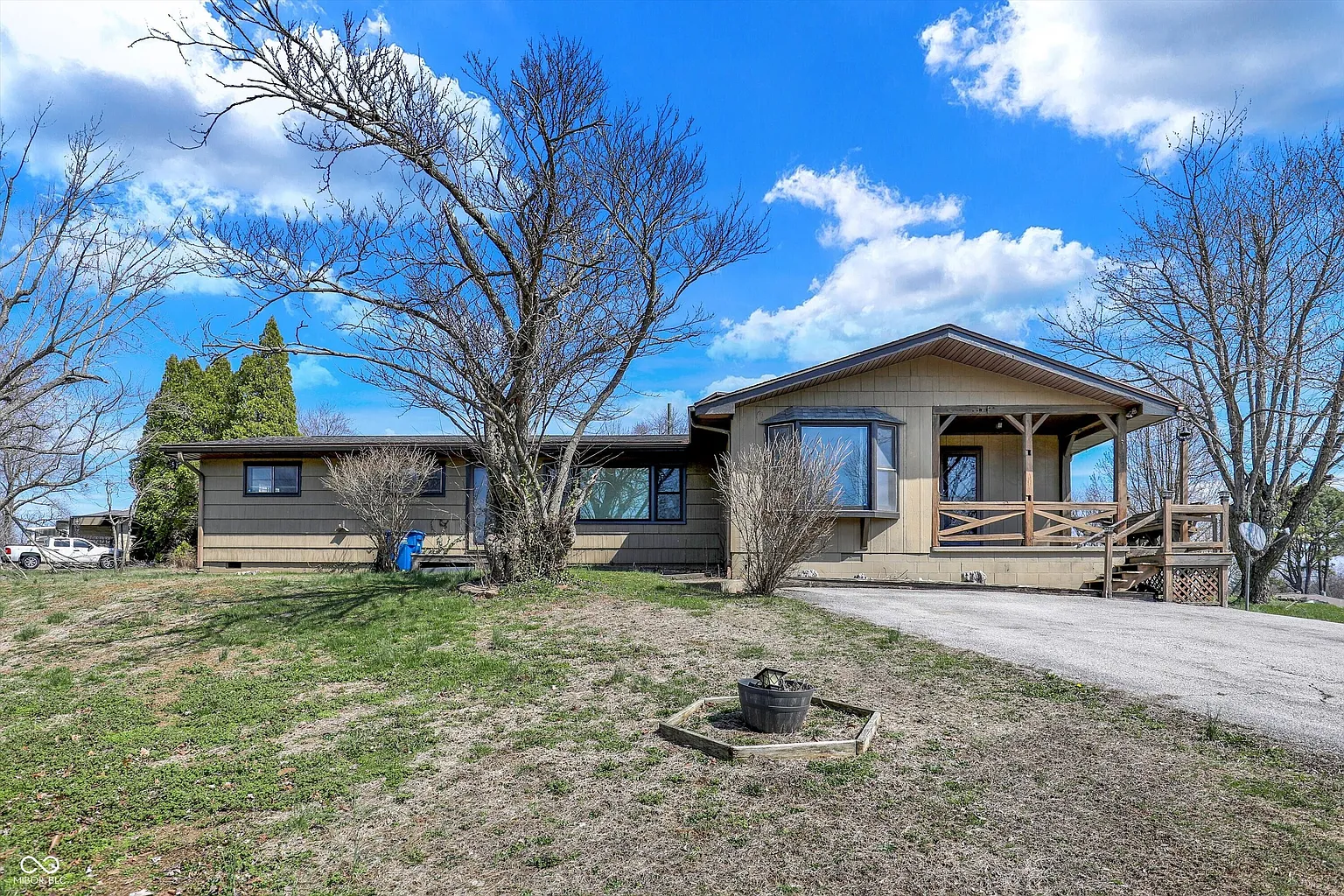 122 Edgewood Dr photo 1