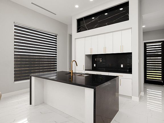 5th image of 5509 Columbia Ave