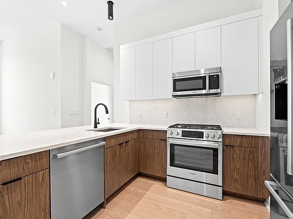 4th image of 38 Jackson St #315