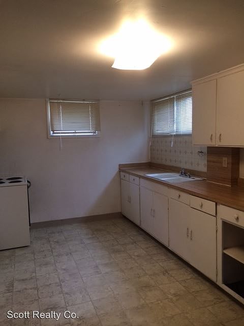 1st image of 1111 1/2 14th Ave