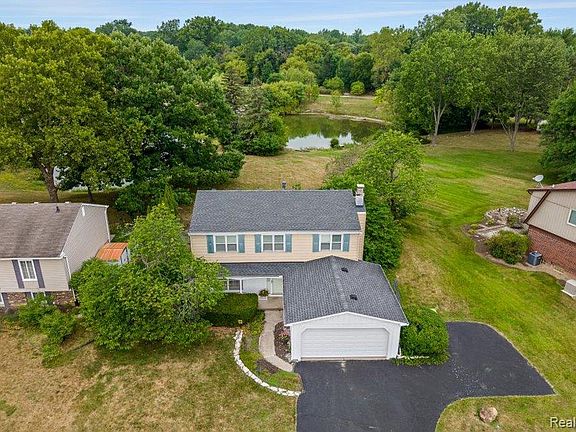 3rd image of 23067 Heatherbrae Way