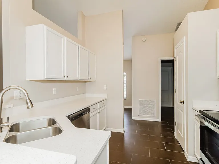 605 Cherry Laurel St — Photo 8