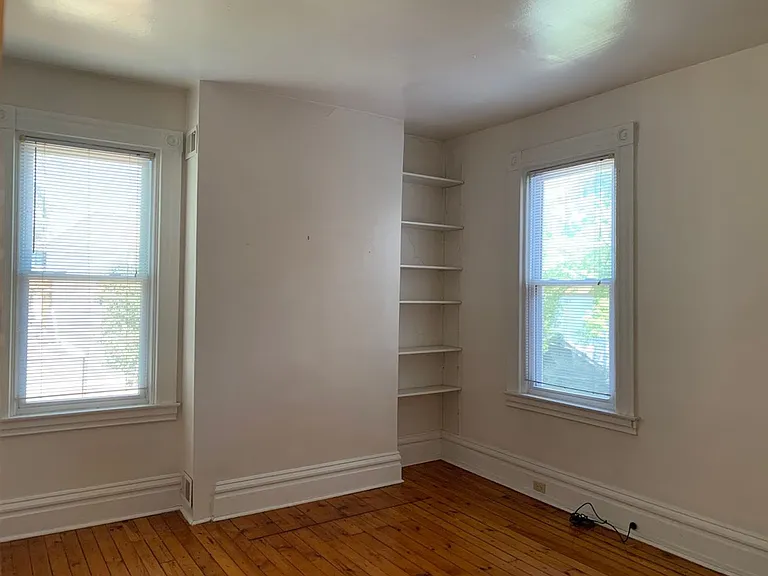 5431 Howe Street — Photo 4