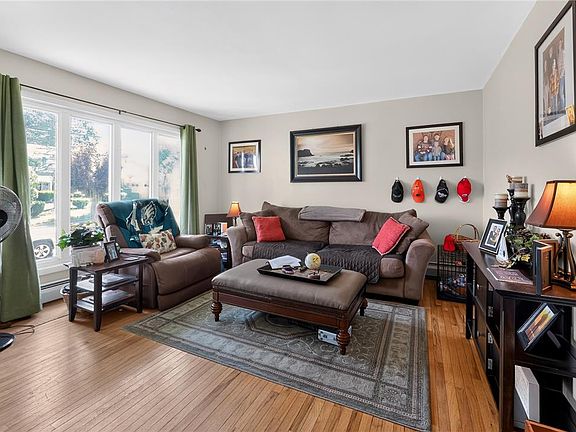 5th image of 958 Seybert St