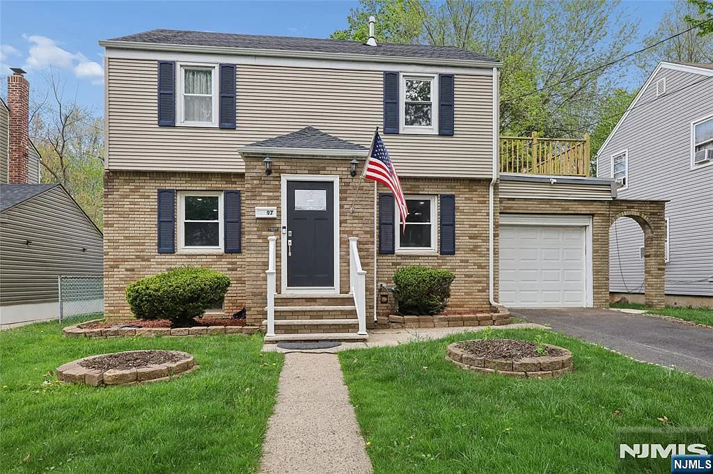 4 bed, 2.5 bath, $4,950 — Photo 2