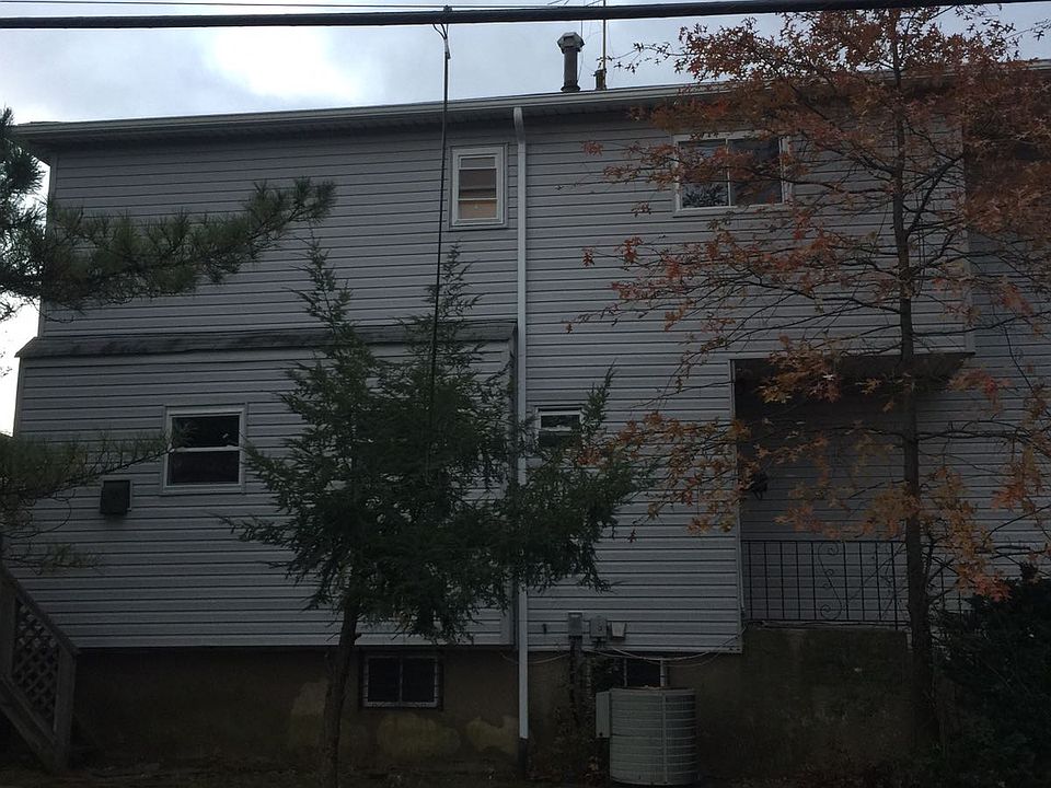 1st image of 221 Sheraden Ave