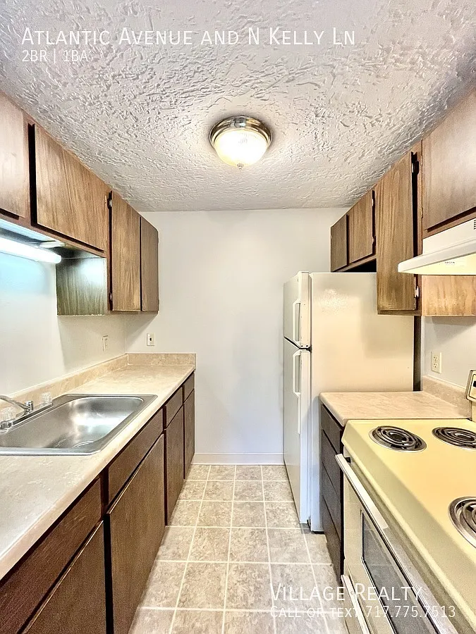 Affordable 2-bed in Red Lion! On-site laundry and off-street parking! — Photo 2
