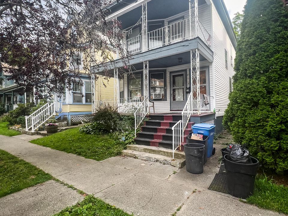 2nd image of 28 Magnolia Terrace