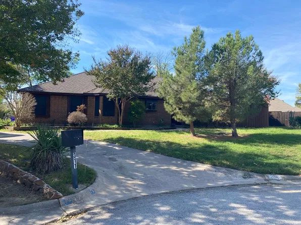 311 Edgewood St, Krum, TX 76249