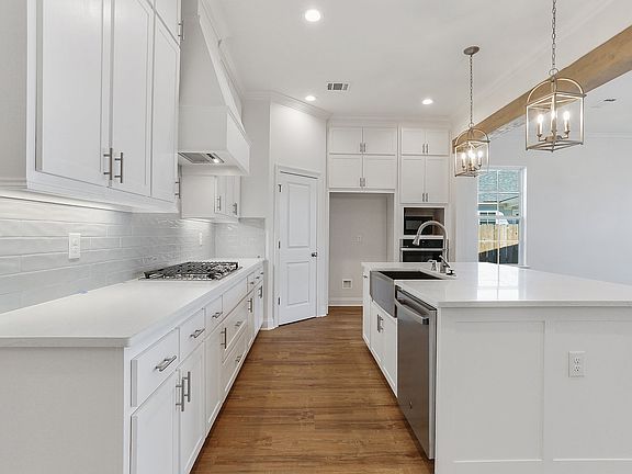 7th image of this home