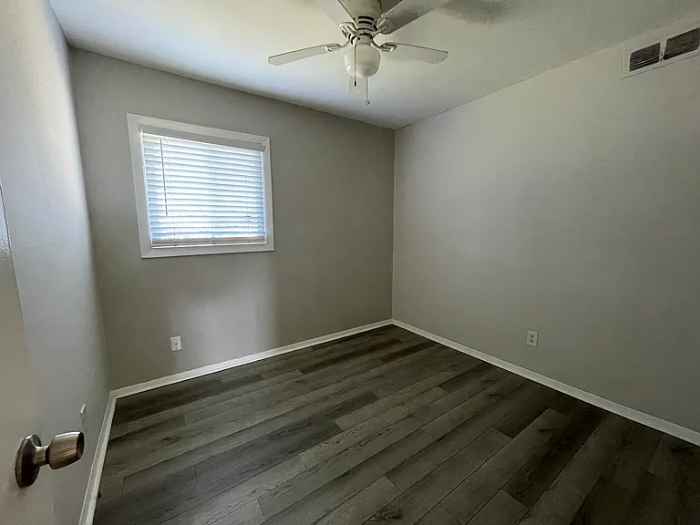 2217 Helsley Ave — Photo 14