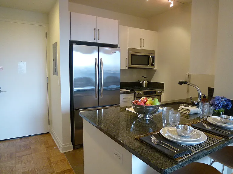 1510 Lexington Ave #17B — Photo 6