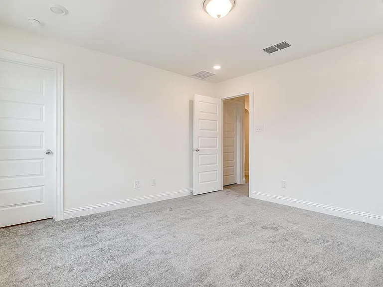 9836 Derbyshire Dr — Photo 65