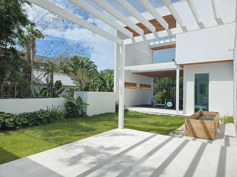 Roberts Bay Ln — Photo 7