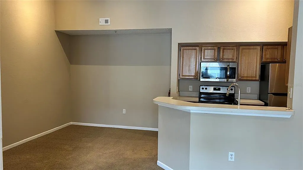 2 bed, 2.0 bath, 886 sqft, $1,750 — Photo 2