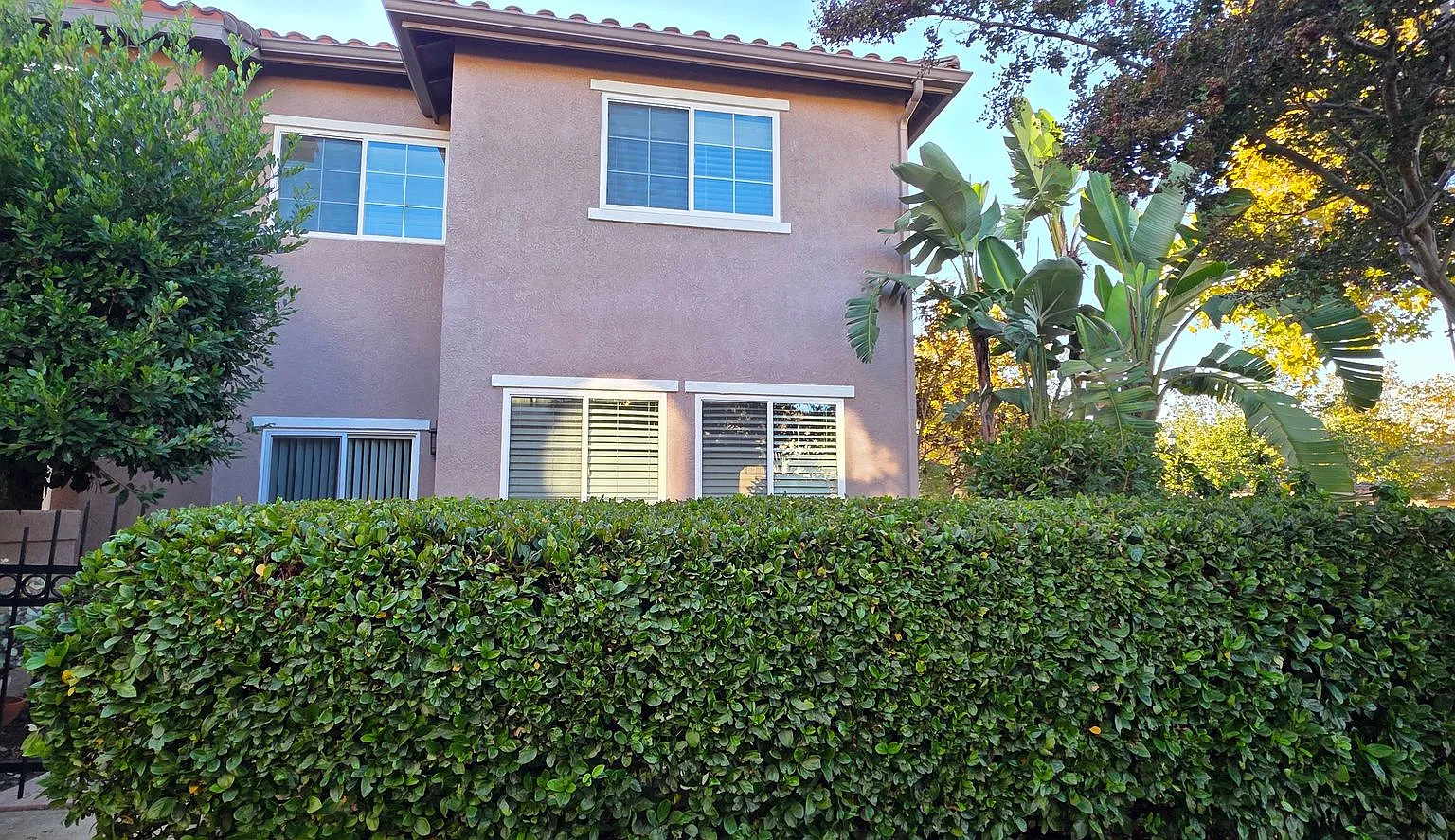 Beautiful and Charming 3 Bedroom 2.5 Bath in Newbury Park — Photo 2