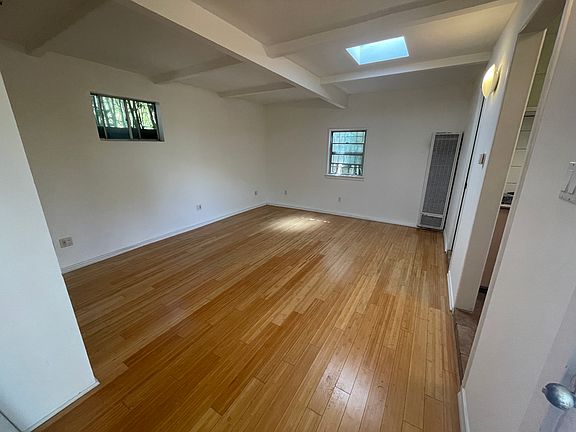 3rd image of 2031 Penmar Ave