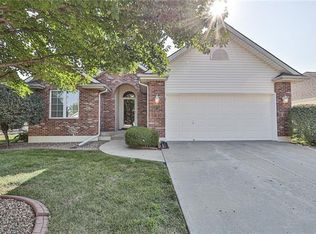 3225 S Cardinal Ct, Blue Springs, MO 64015