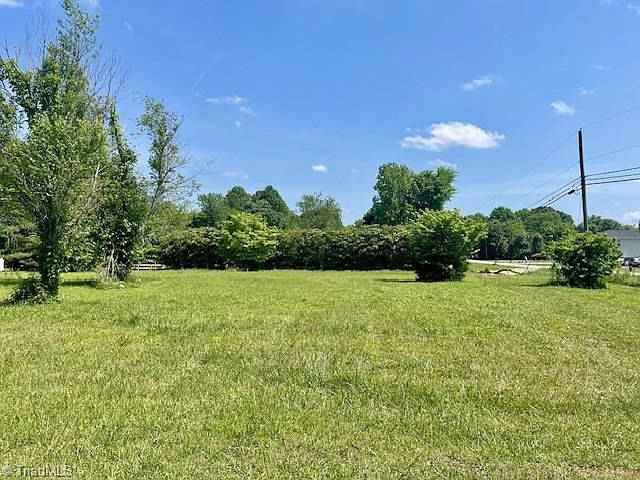 2nd image of 122 Manteo Rd #1