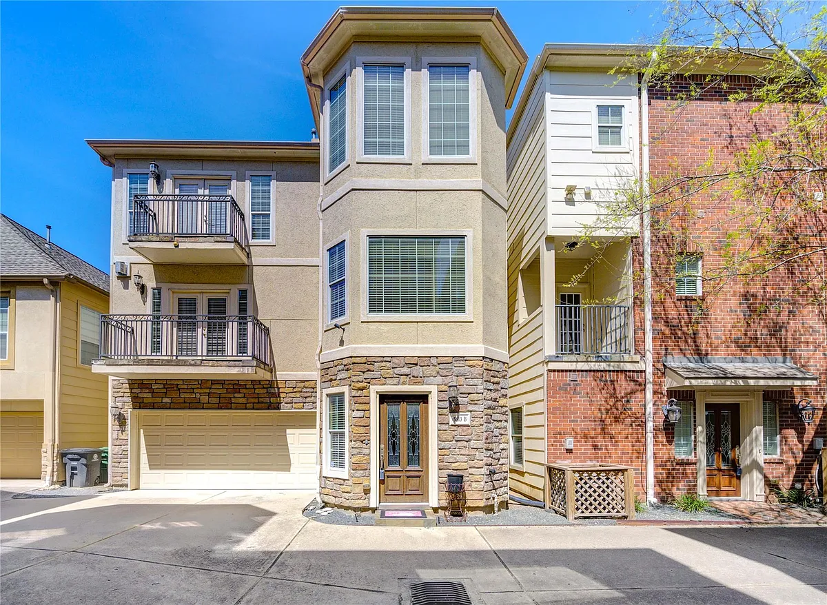 Building Photo - 5813 Washington Ave #B