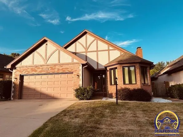 2474 SW Brookhaven Ln, Topeka, KS 66614