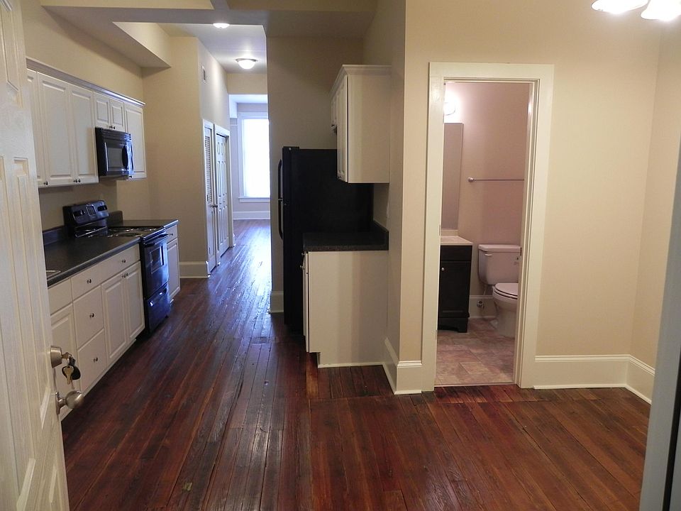 Enter into Galley Kitchen ~ Eating area