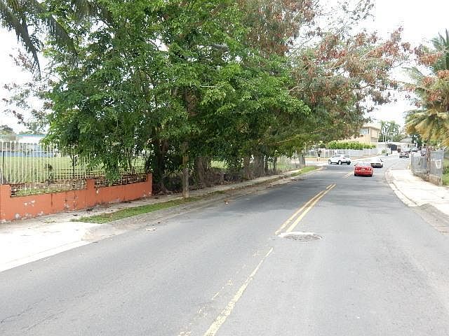 2nd image of 806 Calle 31 SW