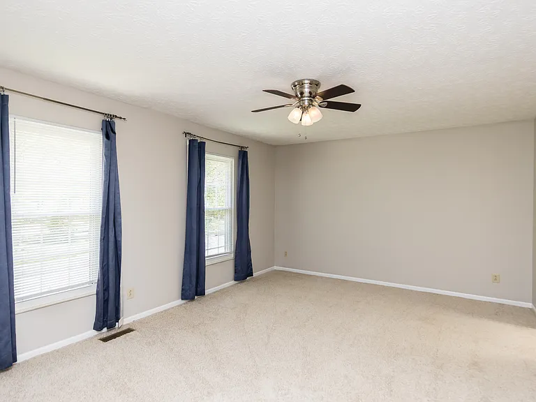 6085 Tara Hill Dr — Photo 23