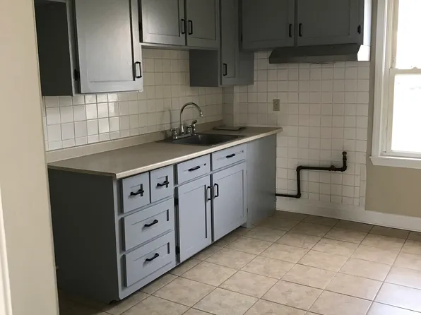 18 Pitman St #4, Fall River, MA 02723