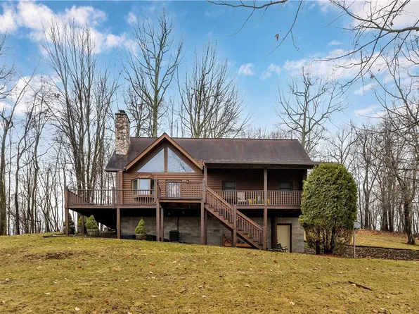 138 Hillview Dr, Valencia, PA 16059