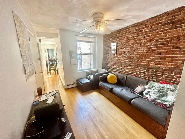 2 bed, 9999 sqft, $3,100 — Photo 1