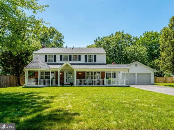 13042 Maple View Ln, Fairfax, VA 22033
