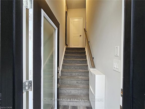 3rd image of 720 Grey St #4