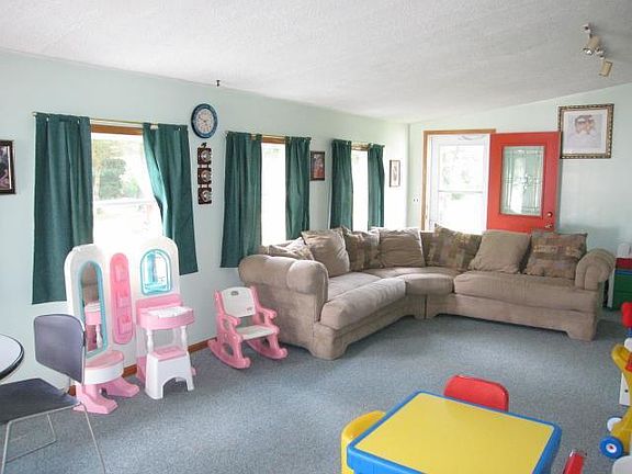 3rd image of 13346 Vergennes St