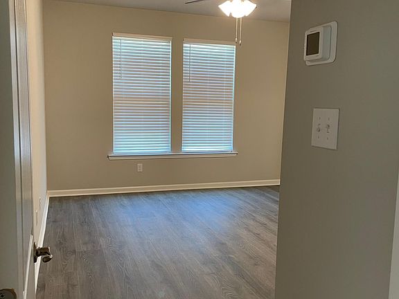 2nd image of 407 Eastwood Dr
